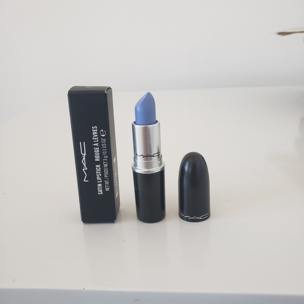 MAC Lipstick DEW